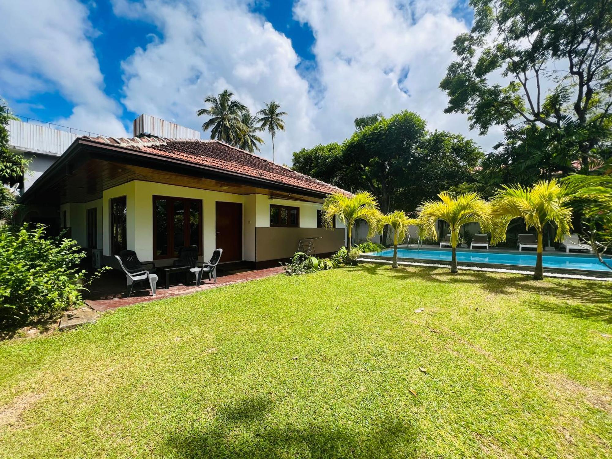 Jaya Villa Хиккадува Экстерьер фото